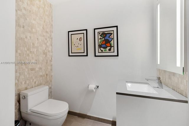 68 SE 6th Street 2101, Miami, FL 33131