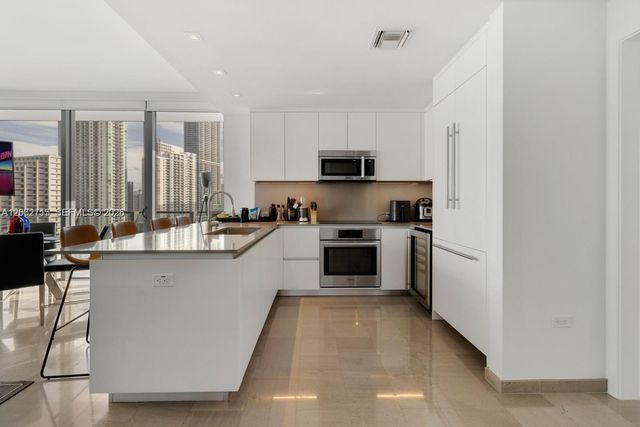 68 SE 6th Street 2101, Miami, FL 33131