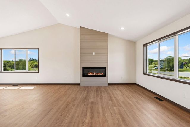 22890 Zion Parkway NW, Oak Grove, MN 55448