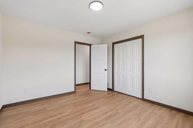 22890 Zion Parkway NW, Oak Grove, MN 55448