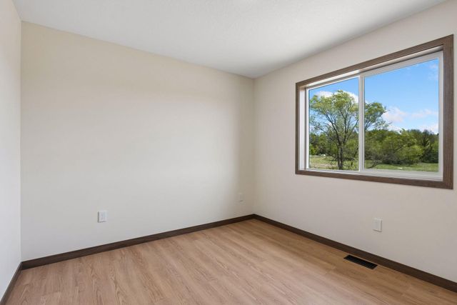 22890 Zion Parkway NW, Oak Grove, MN 55448