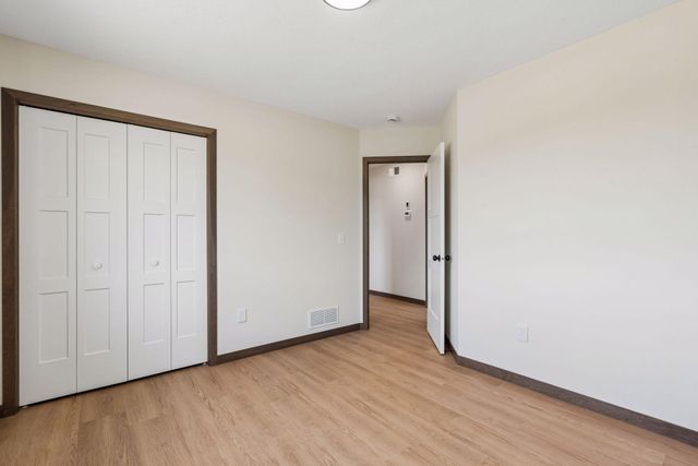 22890 Zion Parkway NW, Oak Grove, MN 55448