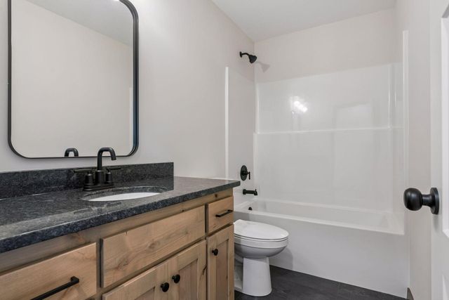 22890 Zion Parkway NW, Oak Grove, MN 55448