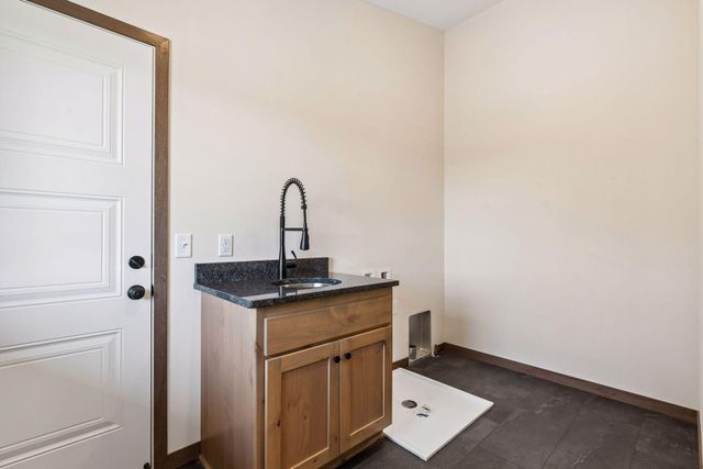 22890 Zion Parkway NW, Oak Grove, MN 55448
