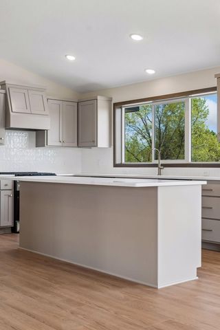 22890 Zion Parkway NW, Oak Grove, MN 55448