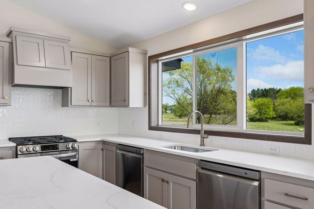 22890 Zion Parkway NW, Oak Grove, MN 55448
