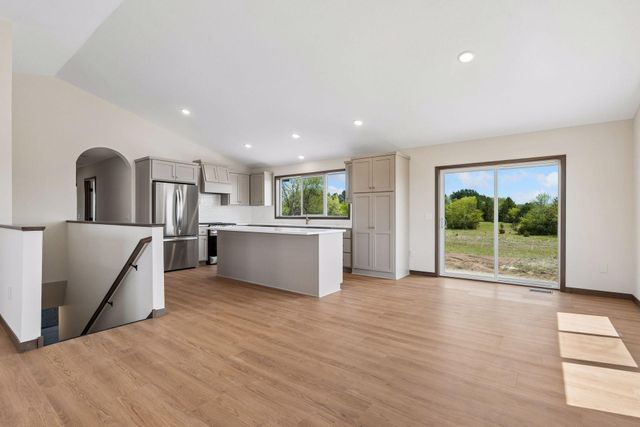 22890 Zion Parkway NW, Oak Grove, MN 55448