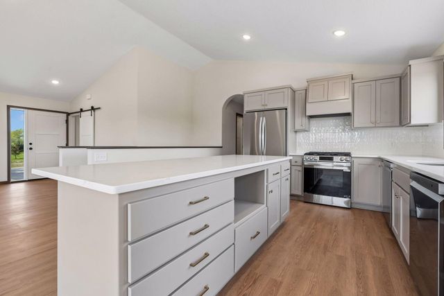 22890 Zion Parkway NW, Oak Grove, MN 55448