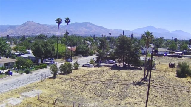 25237 Bessant St, San Bernardino, CA 92404