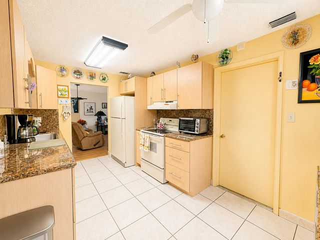 1266 NW 82nd Avenue, Plantation, FL 33322