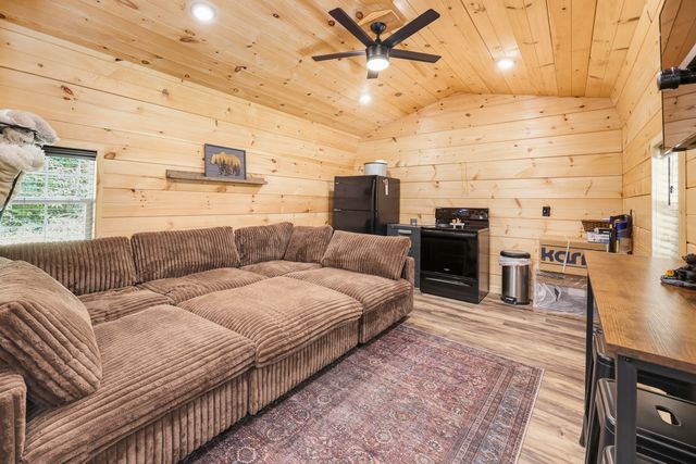 4 Lacy Lane, Campton, KY 41301