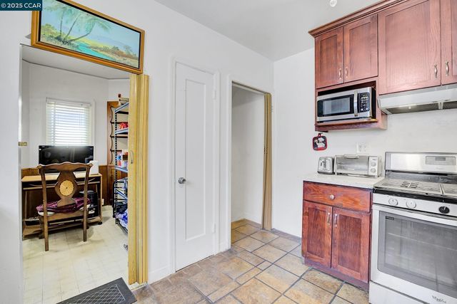 2014 109Th Ave, Oakland, CA 94603
