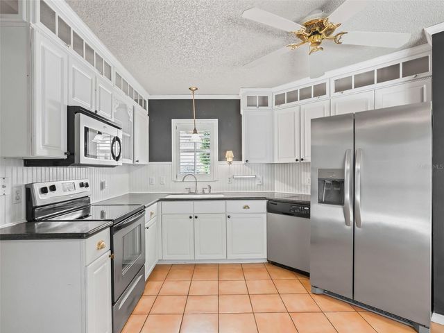 1327 SANTA MARIA AVENUE, The Villages, FL 32159