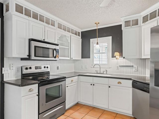 1327 SANTA MARIA AVENUE, The Villages, FL 32159