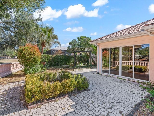 1327 SANTA MARIA AVENUE, The Villages, FL 32159