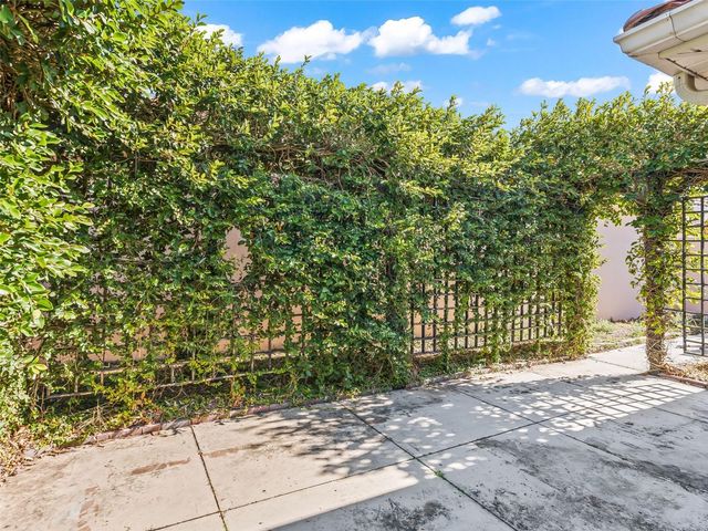 1327 SANTA MARIA AVENUE, The Villages, FL 32159