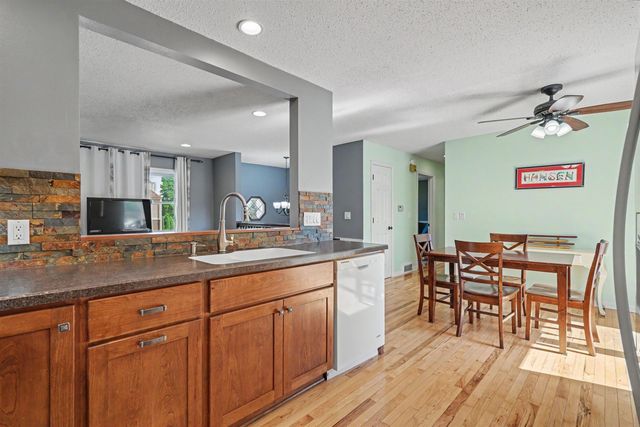 4010 Heritage Road, Cedar Falls, IA 50613