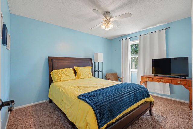 4010 Heritage Road, Cedar Falls, IA 50613