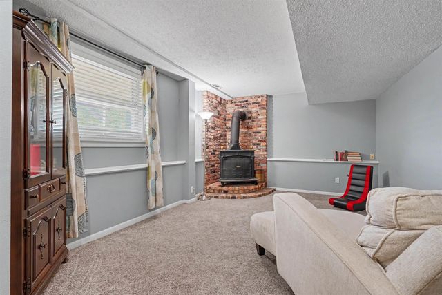 4010 Heritage Road, Cedar Falls, IA 50613