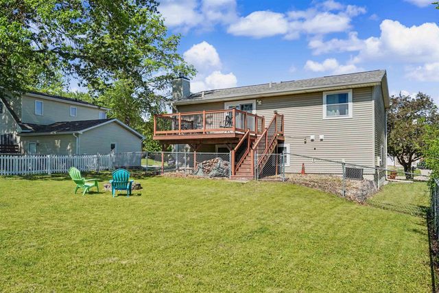 4010 Heritage Road, Cedar Falls, IA 50613