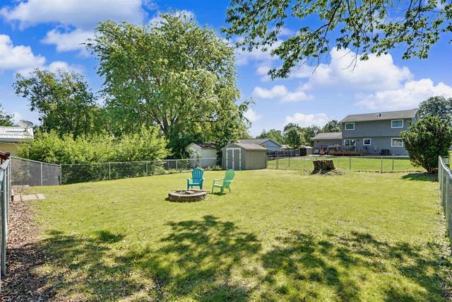 4010 Heritage Road, Cedar Falls, IA 50613