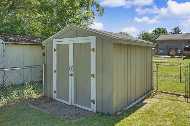 4010 Heritage Road, Cedar Falls, IA 50613