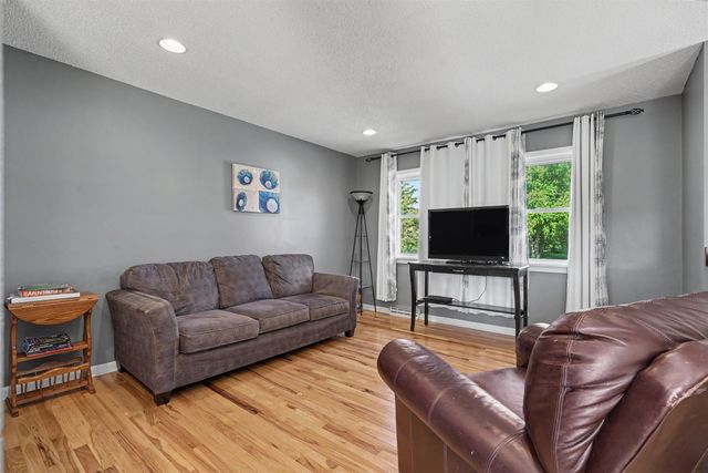 4010 Heritage Road, Cedar Falls, IA 50613