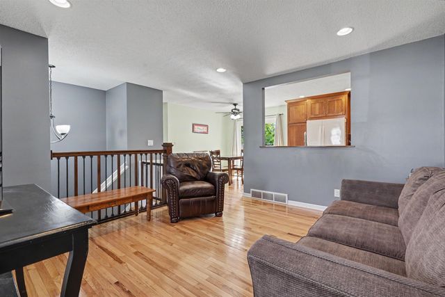4010 Heritage Road, Cedar Falls, IA 50613