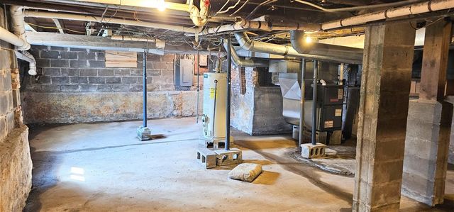 56973 Arlington, Bangor, MI 49013