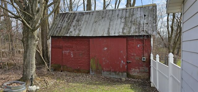 56973 Arlington, Bangor, MI 49013