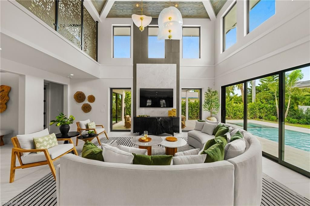 1261 13th AVE N, NAPLES, FL 34102 — photo 4