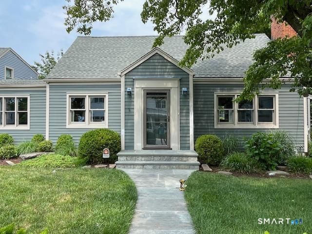 402 Riverside Drive, Fairfield, CT 06824