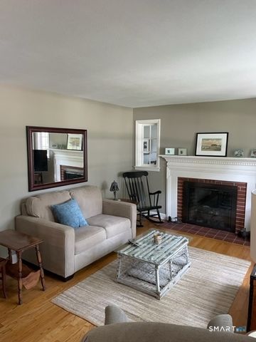 402 Riverside Drive, Fairfield, CT 06824