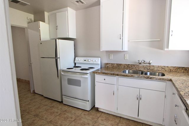 2925 N 19TH Avenue 104, Phoenix, AZ 85015