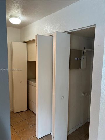 183 Hidden Ct Rd F-33, Hollywood, FL 33023