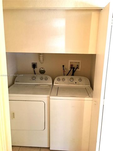 183 Hidden Ct Rd F-33, Hollywood, FL 33023