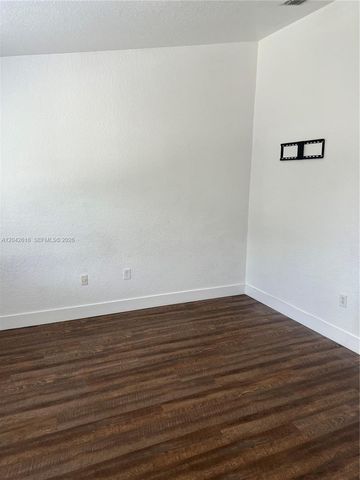 183 Hidden Ct Rd F-33, Hollywood, FL 33023