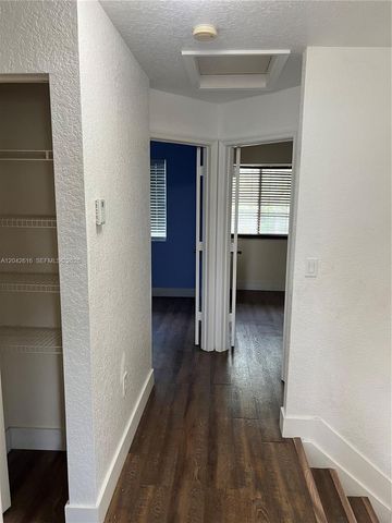 183 Hidden Ct Rd F-33, Hollywood, FL 33023