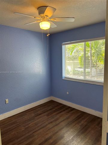 183 Hidden Ct Rd F-33, Hollywood, FL 33023