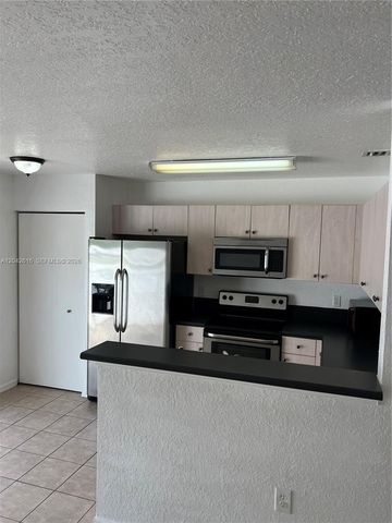 183 Hidden Ct Rd F-33, Hollywood, FL 33023