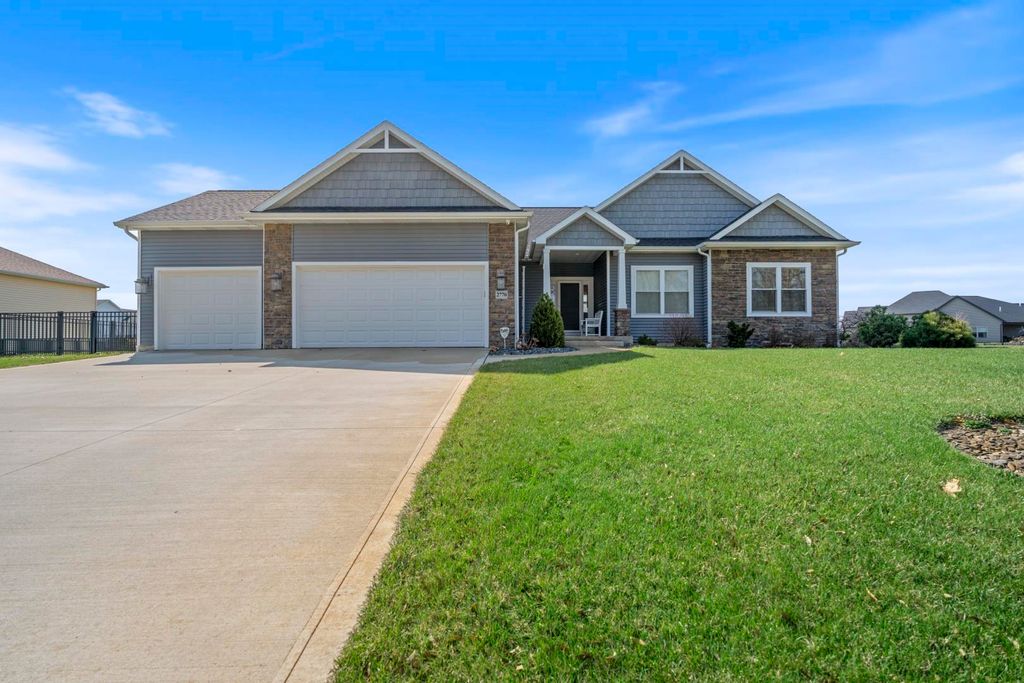 2770 Lake Tahoe Trail, Warsaw, IN 46582