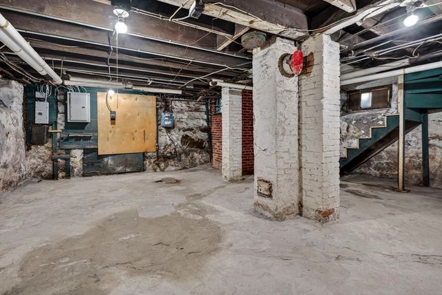 10 Waterlow St, Boston, MA 02121