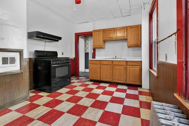 10 Waterlow St, Boston, MA 02121