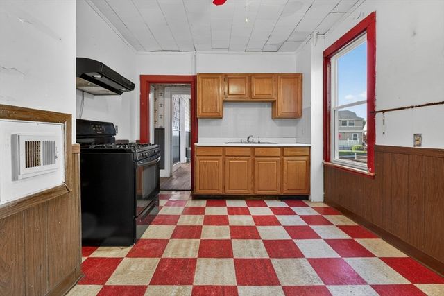 10 Waterlow St, Boston, MA 02121
