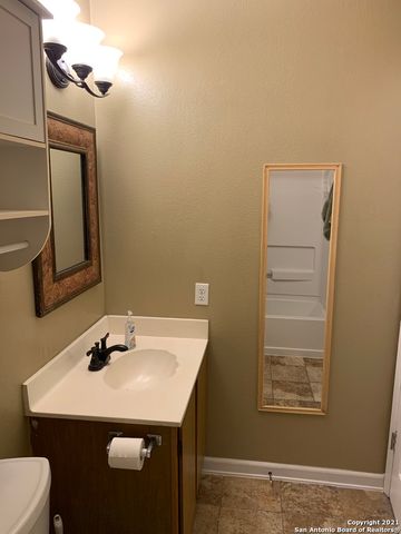 13039 HUNTERS MOON, San Antonio, TX 78249