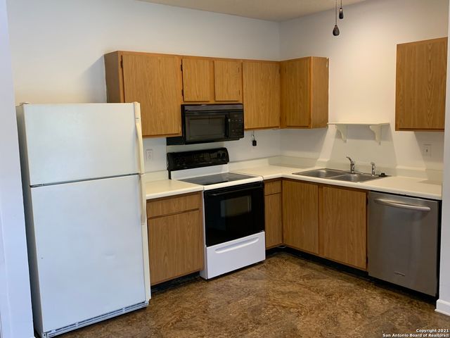 13039 HUNTERS MOON, San Antonio, TX 78249