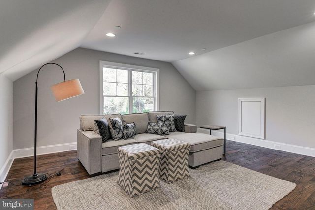 5700 TANGLEWOOD DR, Bethesda, MD 20817