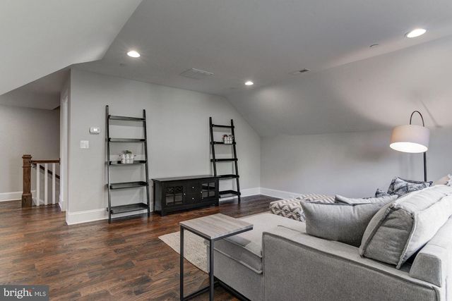 5700 TANGLEWOOD DR, Bethesda, MD 20817