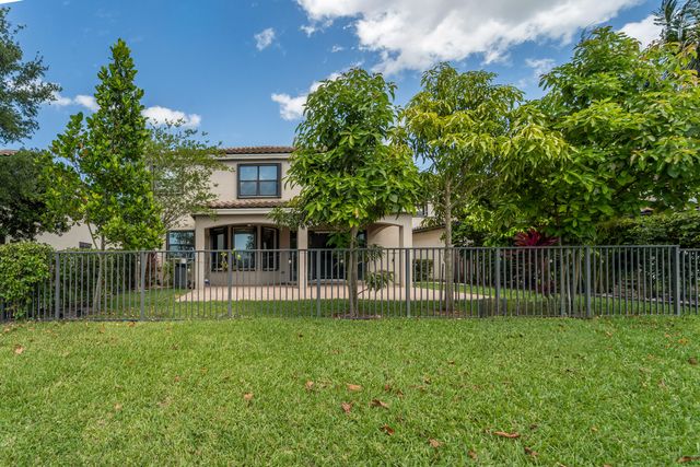 4521 Willow Basin Way, Wellington, FL 33467