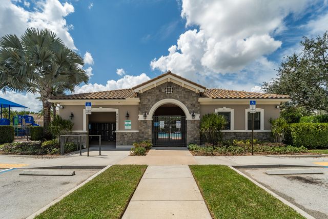 4521 Willow Basin Way, Wellington, FL 33467